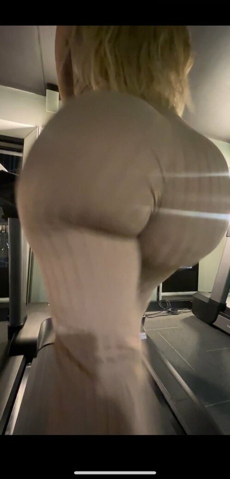 bootybyshelll model hot picture