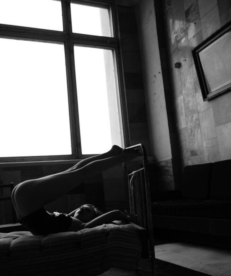Annie Kinshova naked star archive
