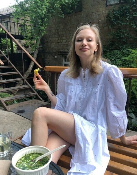 Annie Kinshova star naked photo