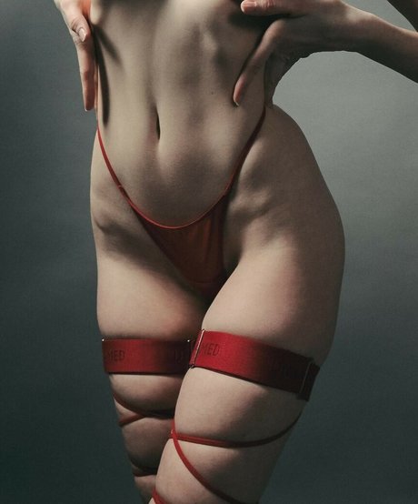 Annie Kinshova model nudes archive
