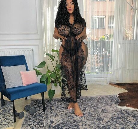 Thayana Babyy naked model photos