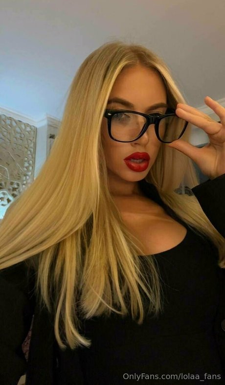 lolaa fansvip nude pornstar picture