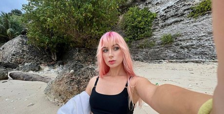 lolaa fansvip pornstar hot photos