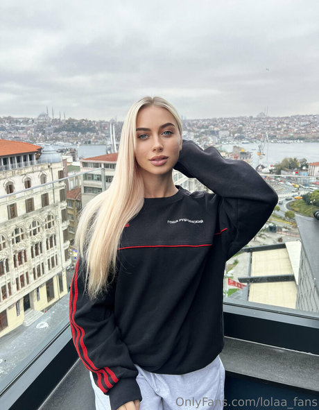 lolaa fansvip erotic pornstar picture