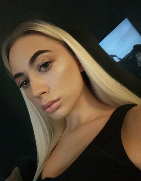 lolaa fansvip star erotic galleries