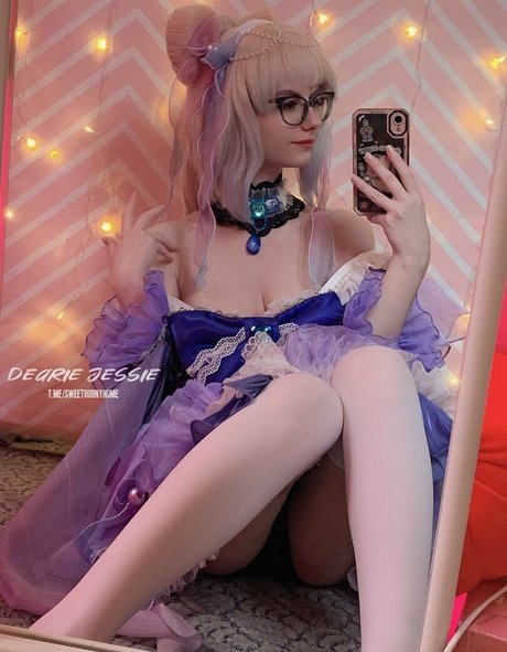 Dearie Jessie nude thumbnail