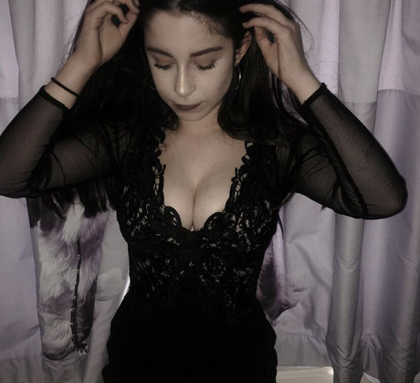 Lucy Scales hd pornstar photo