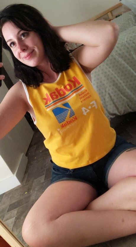 peachbellini beautiful actress img