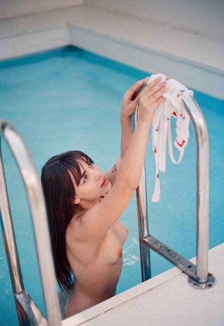 beautiful face onlyfans free naked gallery