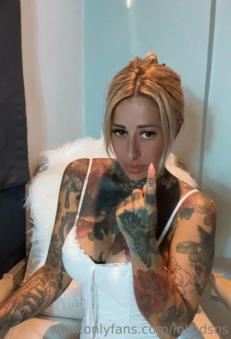 inkedgigi high quality pornstar pics