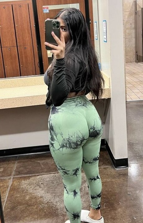 MzKora pornstar free images