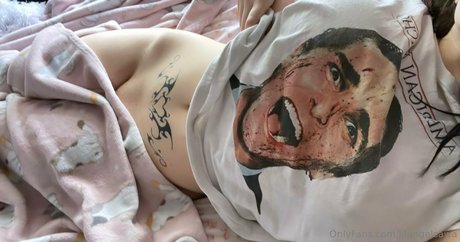 milf orgasm onlyfans pornographic picture