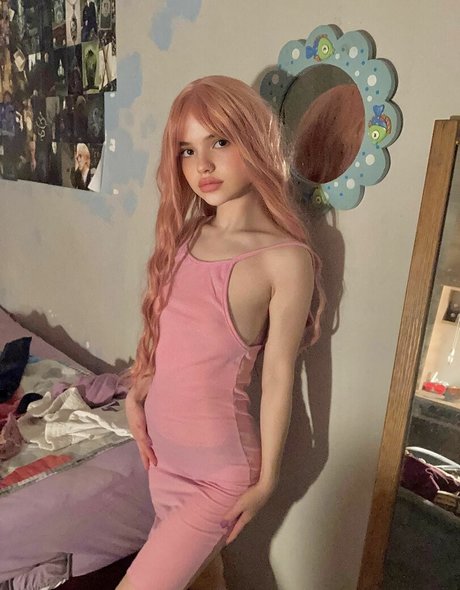 redflowerr 2 sexy model images