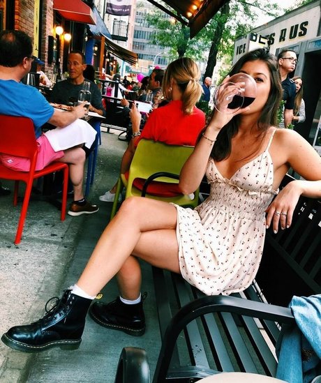 Lindsay Hydorn nude thumbnail