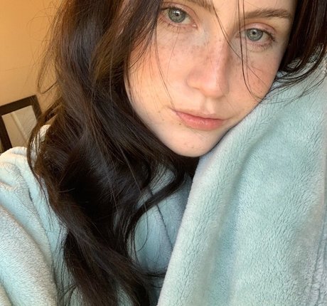 lewdkumi xxx pornstar photo