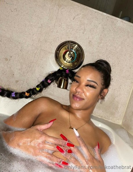 kokoathebrat best model image