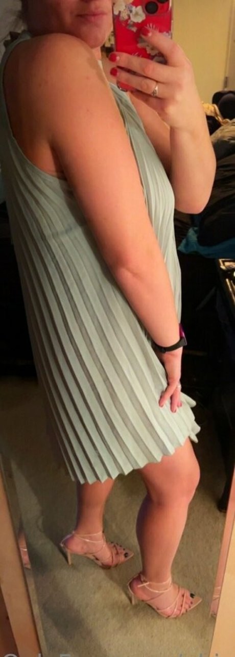 brunette milf onlyfans hot sexy gallery