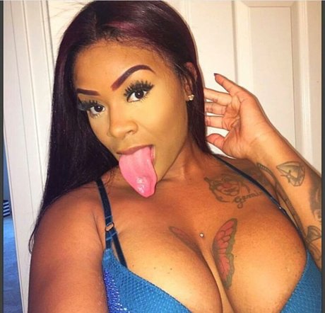 Long Tongue Fetish hd actress pic