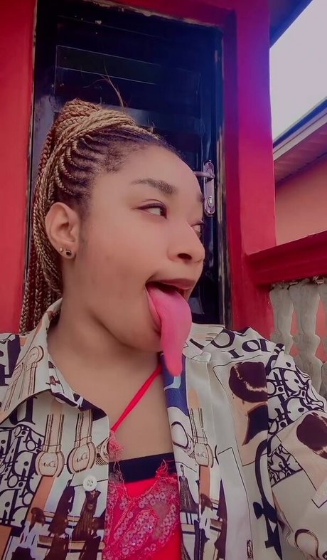 Long Tongue Fetish model high quality pictures