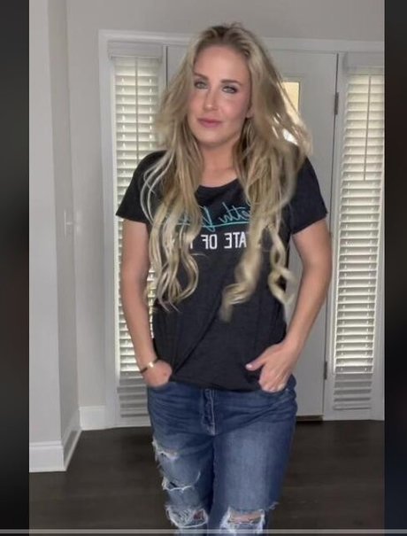 Southern Wife model sex gallery