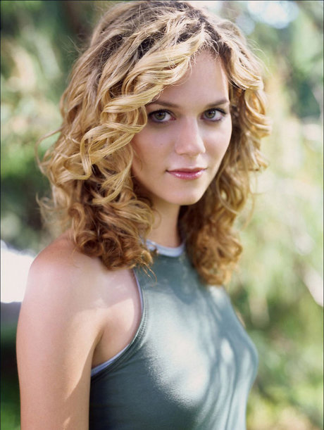 Hilarie Burton art star pic