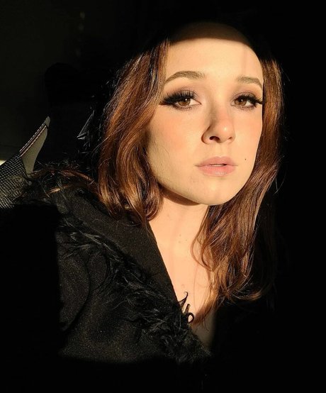 AmyKay ASMR pretty actress gallery