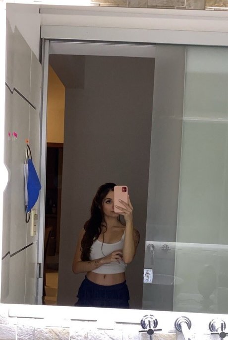 Ingrid Larissa star pornographic pic