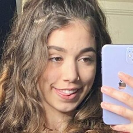 LizzyChokes pornstar erotic photos