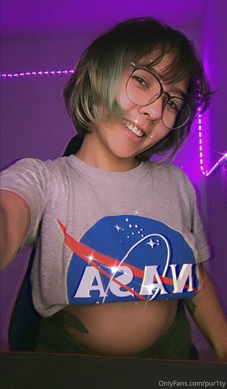 famous onlyfans sexy nude photo