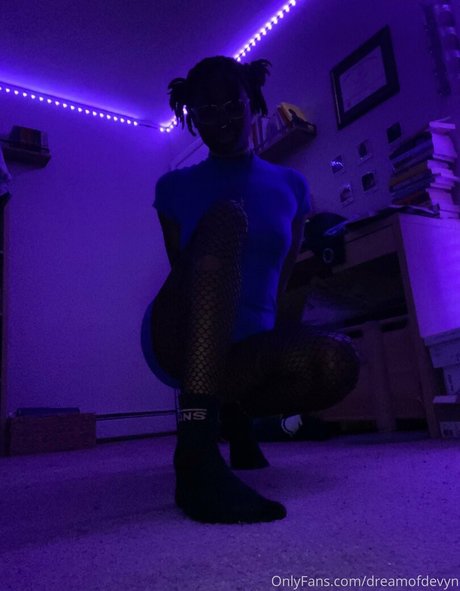 dreamofdevyn pornstar hot images