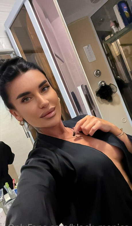 black monica pretty pornstar gallery
