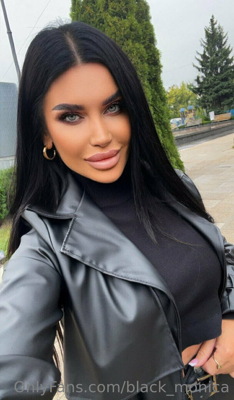 black monica exclusive star photo