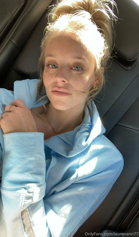 laurenann77 hd model photos