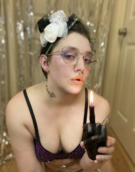 skinny brunette onlyfans porn img