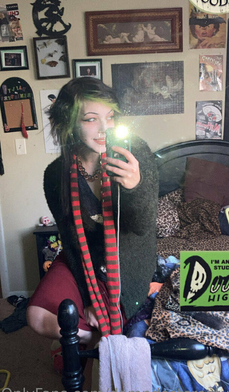 damndestcreature2 porn model galleries