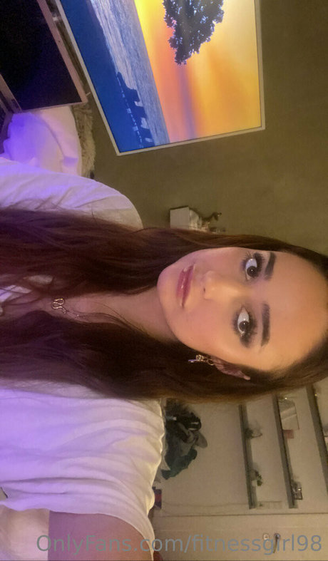 fitnessgirl98 naked model picture