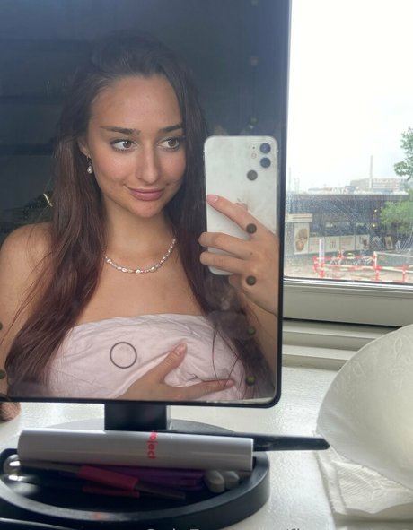 fitnessgirl98 erotic model pic