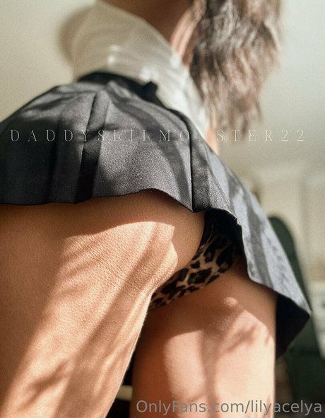 Daddyslilmonster22 erotic model images