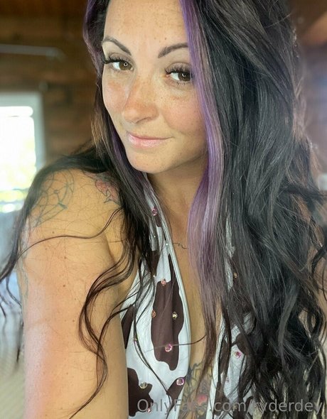 Ryder Dey hot actress photo