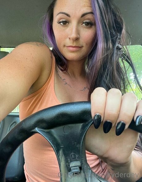 Ryder Dey nude thumbnail