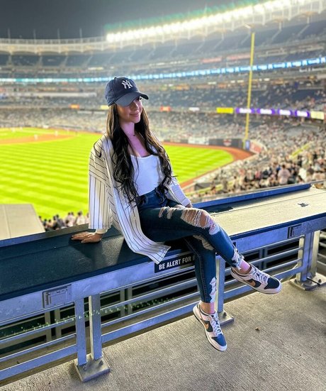 karenn fit top pornstar pics