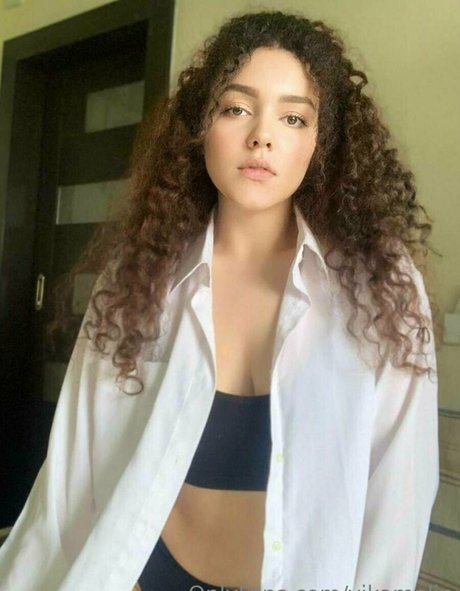 vikamalin model hot gallery