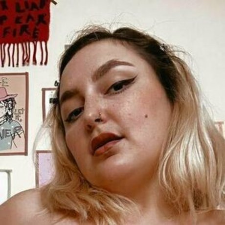 justhattie model high quality images