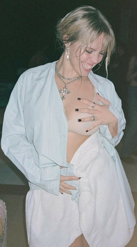 clothed onlyfans pornographic archive