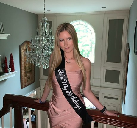 Lindsay Farland free star img