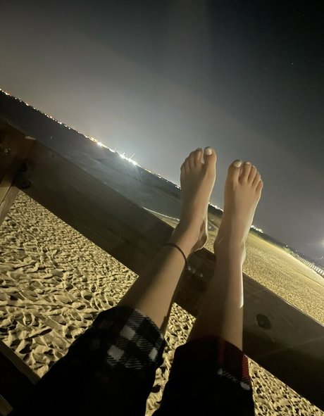 ohstrawburry naked pornstar archive