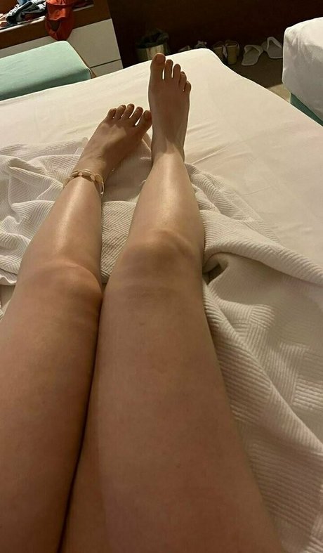 ariebella nude pornstar pics