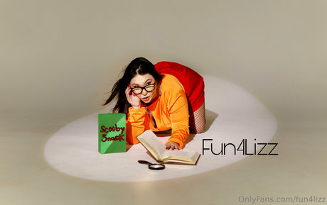 fun4lizz naked model images