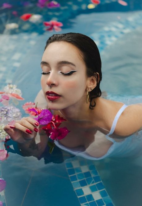 Violettlane69 nude actress picture