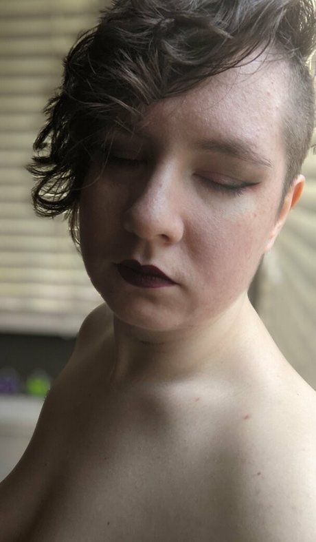 wednesdayeve free nice model pics